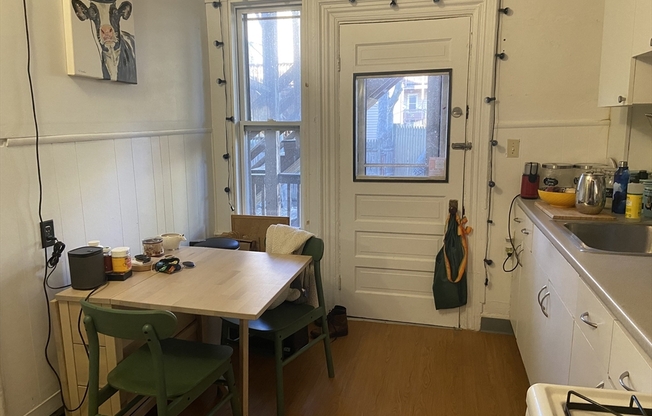 14 EVERGREEN SQ