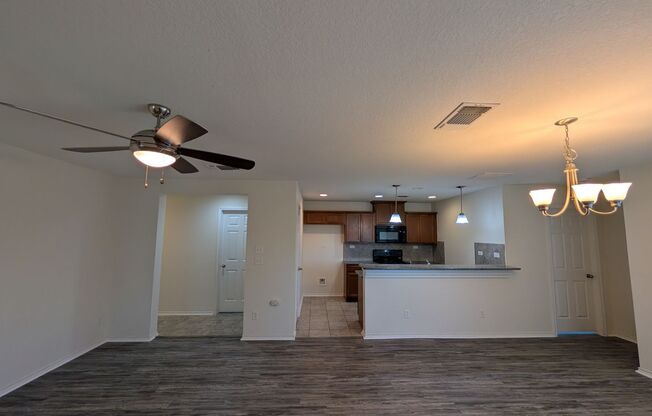4/2 in West Village at Creekside / Fenced in Yard / Community Pool & Playground / CISD