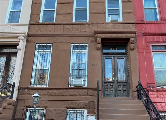 628 HANCOCK ST