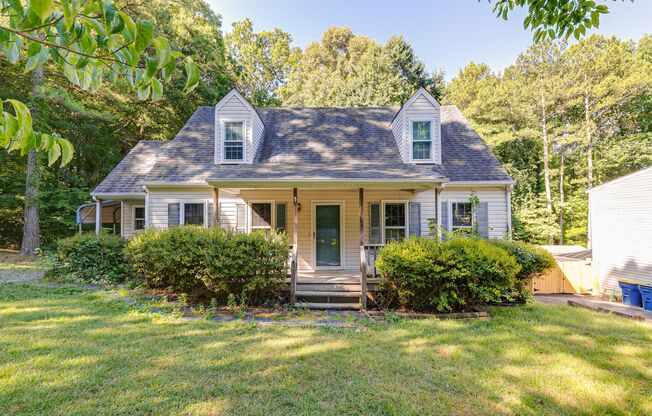 Beautiful Home Ready for Move In, Located in Midlothian!