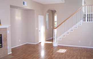 1557 GLYNN CT