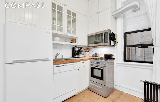 166 E 92 ST