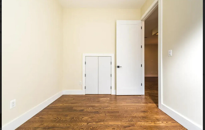 291 Stockholm St Apt 3R