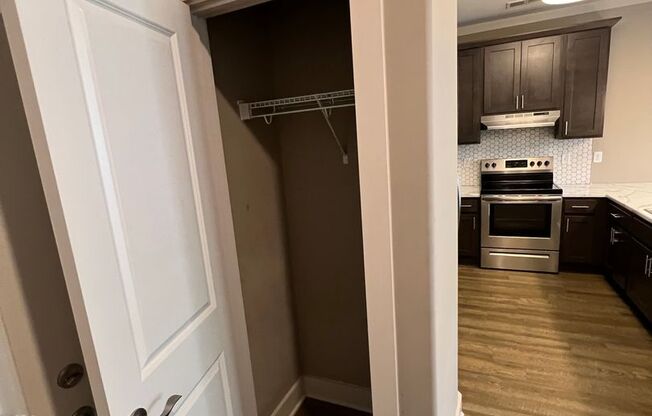 1 bed, 1 bath, 798 sqft, $905, Unit 101