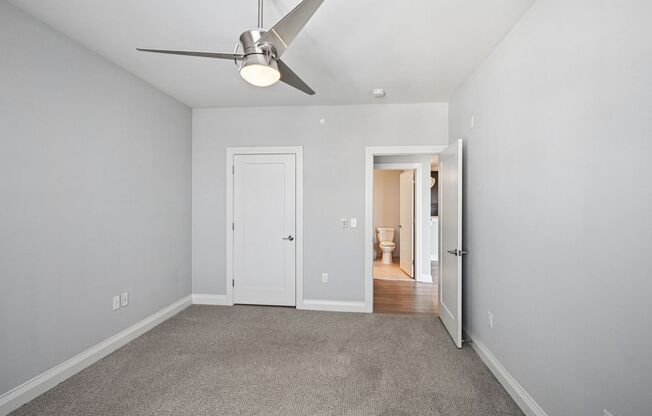 1 bed, 1 bath, 847 sqft, $2,889, Unit 6404