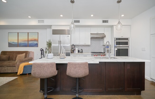 247 W 122 ST