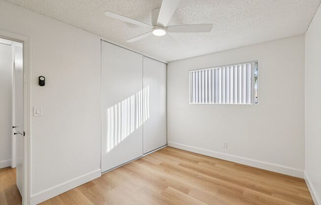 2 beds, 1 bath, 700 sqft, $2,128, Unit 545-1001