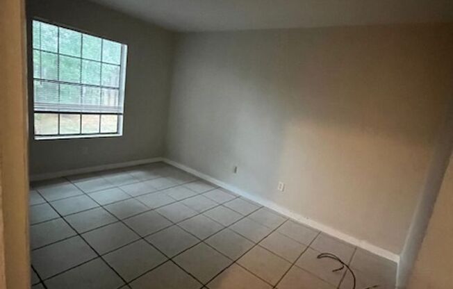 2 beds, 1 bath, $1,150