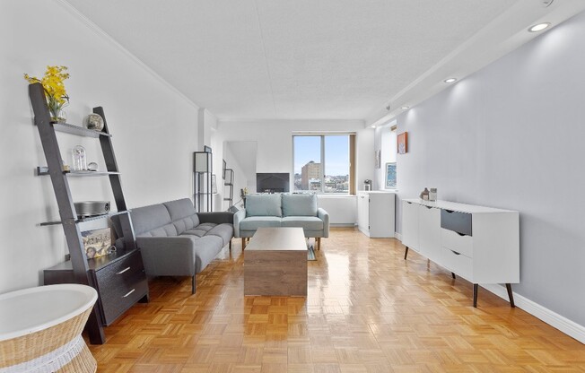 300 W 135 ST