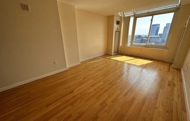 1 bed, 1 bath, 711 sqft, $3,700, Unit 2405