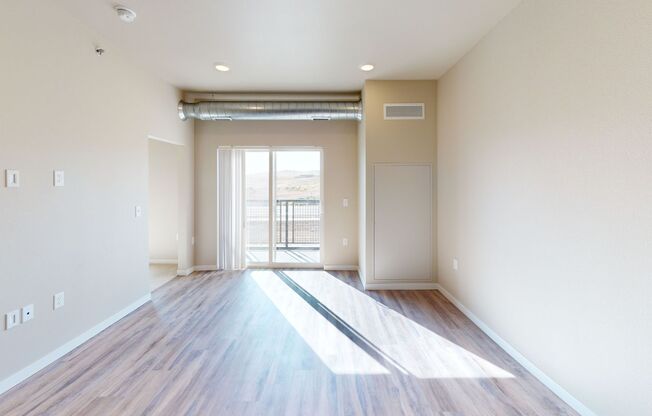 1 bed, 1 bath, 734 sqft, $1,350, Unit 545A-110