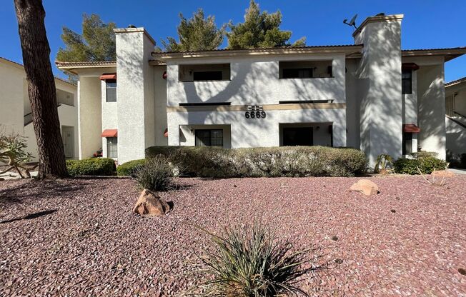 Beautiful condo 2 bedroom 2 bath with balcony