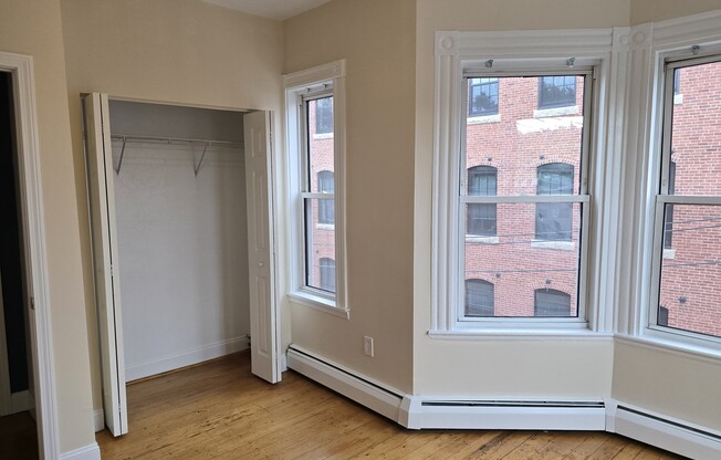 3 beds, 1 bath, 1,400 sqft, $2,900, Unit 3