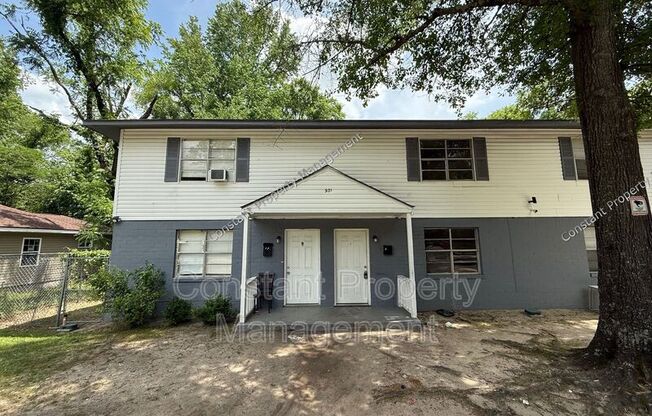 931 MAGNOLIA DR