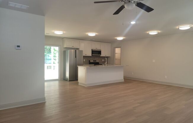 Build to Rent 4 Bdrm Lake Access - Open House Mon-Thurs 9 to 4pm No Appt Neccesssary