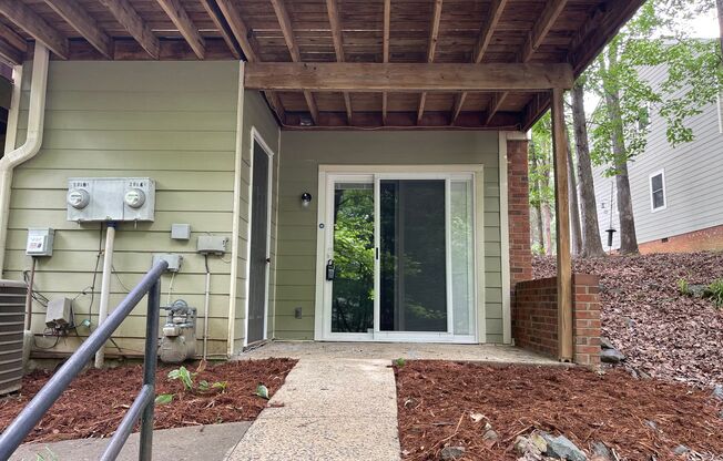 Newly refreshed efficiency apartment in Weatherhill, includes utilities*!