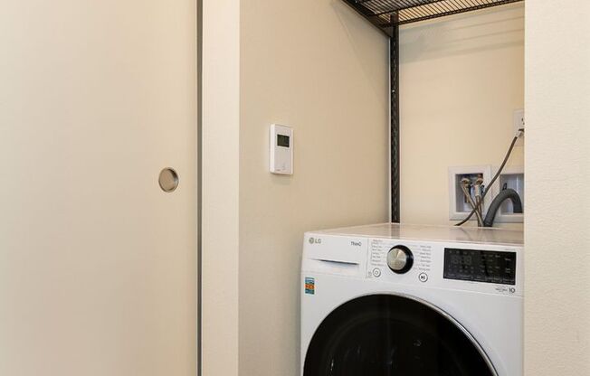 Studio, 1 bath, 261 sqft, $1,395, Unit 406