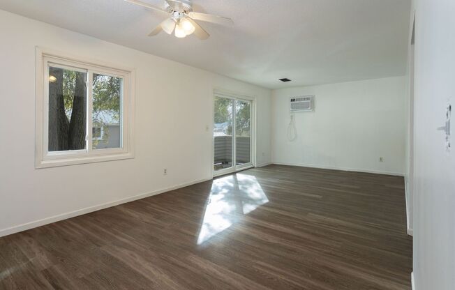 3 beds, 1 bath, $1,650, Unit 1432-2