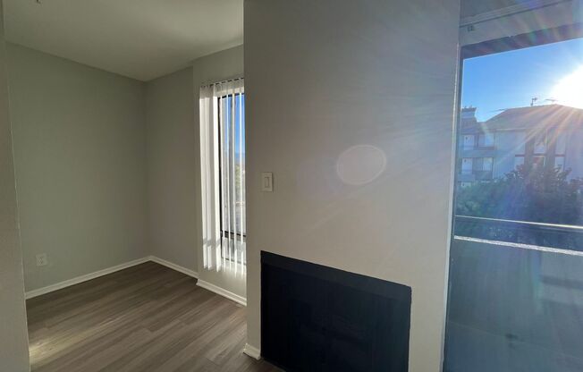 2 beds, 1.5 baths, 1,150 sqft, $1,998, Unit 305