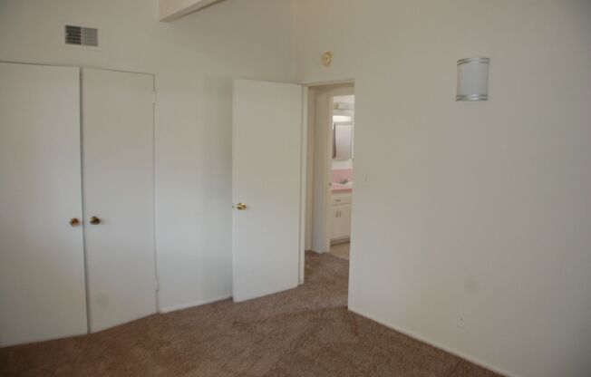 2 beds, 1 bath, 800 sqft, $2,750, Unit 07