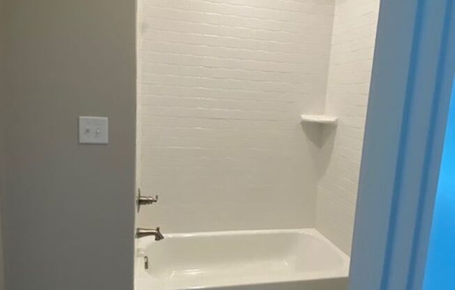 3 beds, 2.5 baths, $2,900