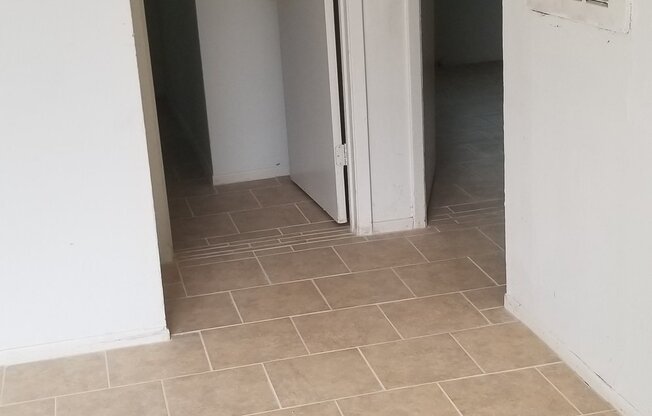 4223 WOODMANOR