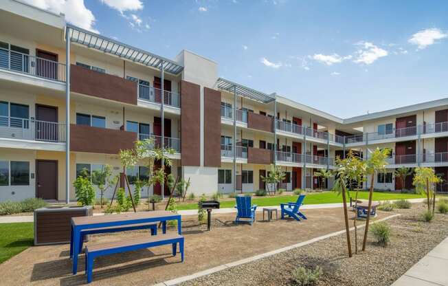 Picnic Area at Streamliner 67th in Phoenix Arizona