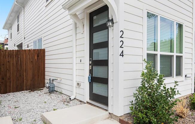 224 SUNSET LN