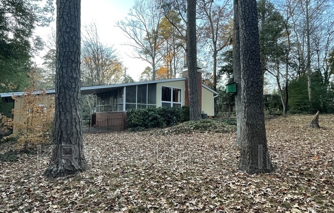 1212 DOGWOOD LN