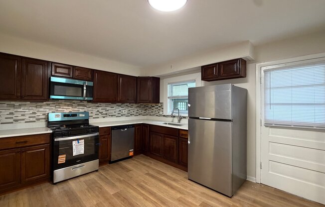 219 N PARK DR