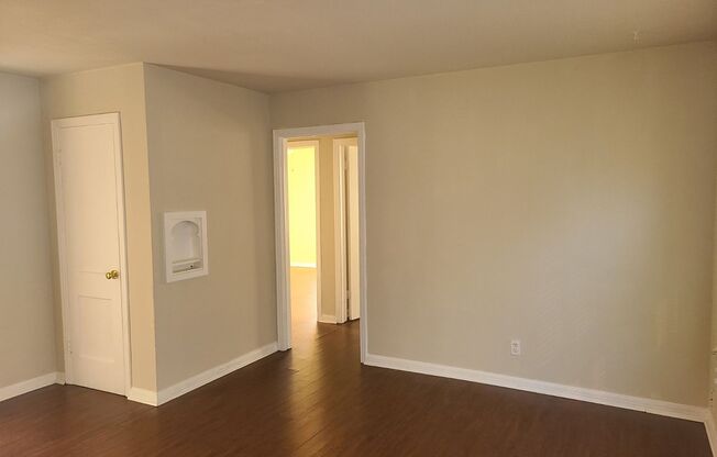 1505 (1-2) Alamo Ave