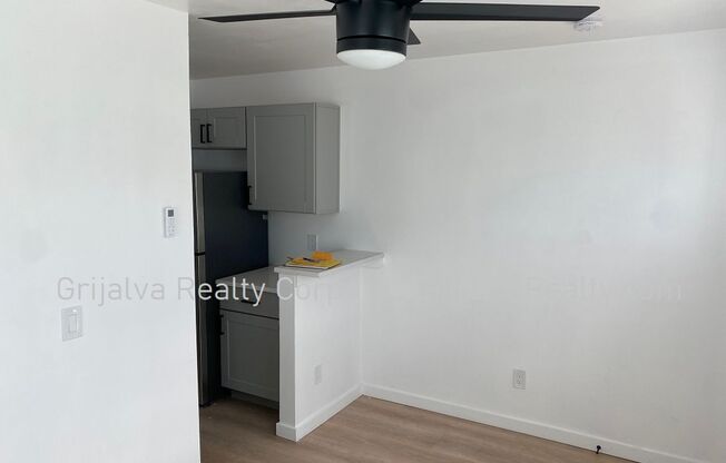 1 bed, 1 bath, 325 sqft, $1,000, Unit 01