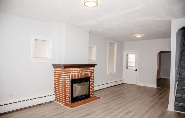 154 S 8 ST