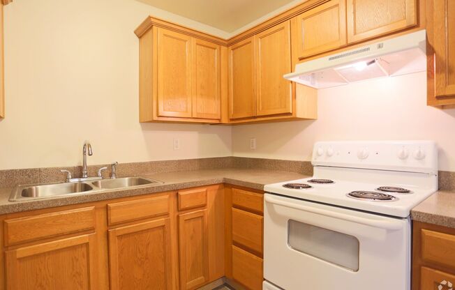 2 beds, 2 baths, 981 sqft, $1,695, Unit 311