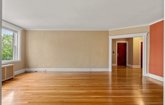 3 beds, 2 baths, 1,885 sqft, $5,250, Unit 4