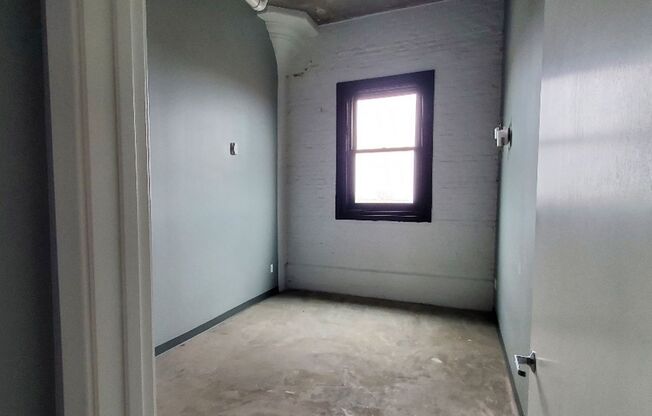 2 beds, 2 baths, 987 sqft, $1,422, Unit 604W