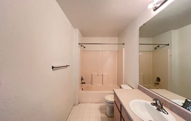2 beds, 2 baths, $1,750, Unit 6306