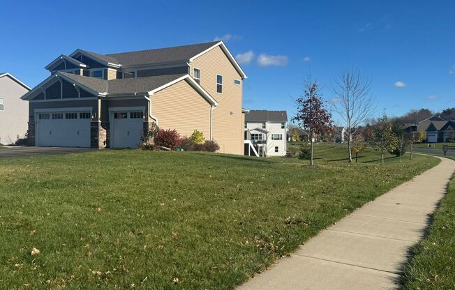 Rare 4 bed 3 bath home in shakopee for lease!!