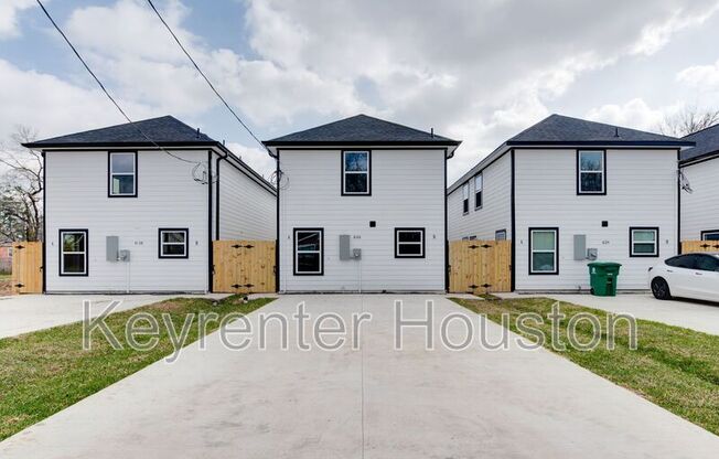 8126 STERLINGSHIRE ST