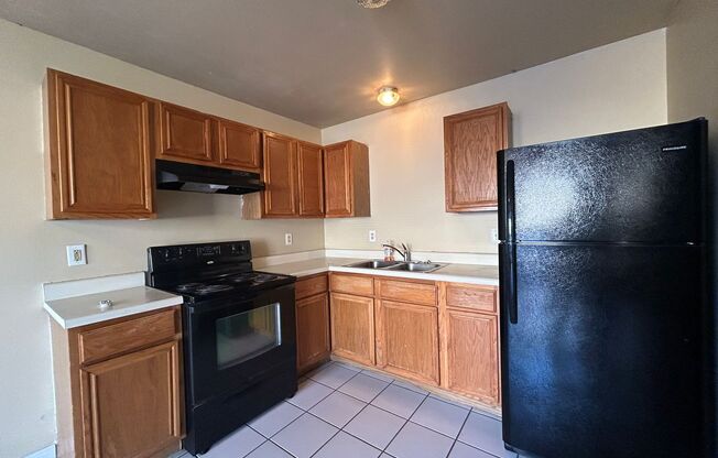 1 bed, 1 bath, $790, Unit 1706 South Powell #103