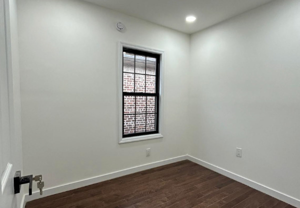 87 E 37 ST