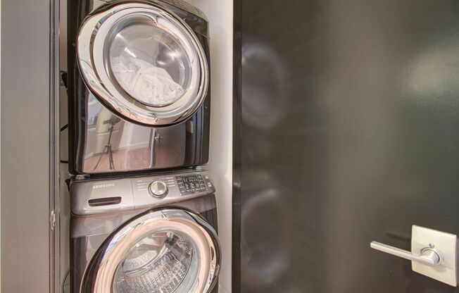 1 bed, 1 bath, 776 sqft, $3,000, Unit 2006