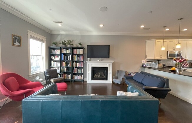 3 beds, 2 baths, 1,477 sqft, $5,200, Unit 3