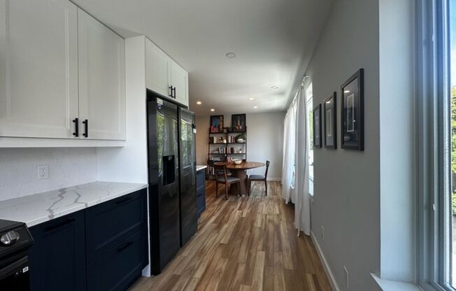 Top-Floor Queen Anne Condo with Fireplace & City Views