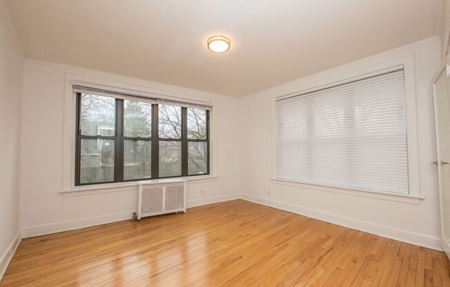 Updated Apartments Located at 800 Michigan