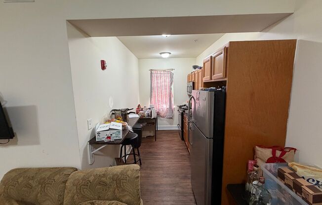 3 beds, 3 baths, 823 sqft, $1,695, Unit Unit 05