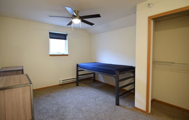 3 beds, 1 bath, $3,250, Unit CV 2-J