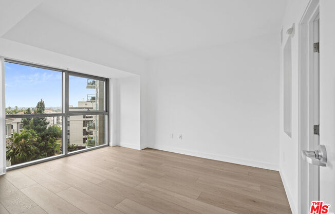 1 bed, 1.5 baths, 997 sqft, $4,450, Unit 610