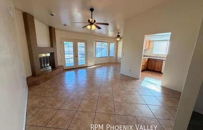 1421 N SALIDA DE SOL