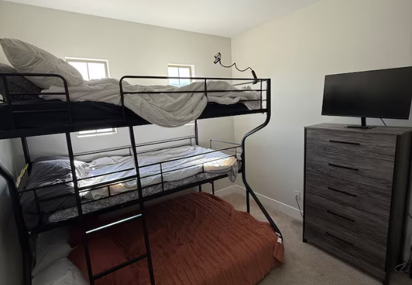 2420 BROOKLYN BRG ST